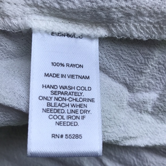 🤍🤍Express Cold Shoulder Top🤍🤍 - Picture 10 of 10